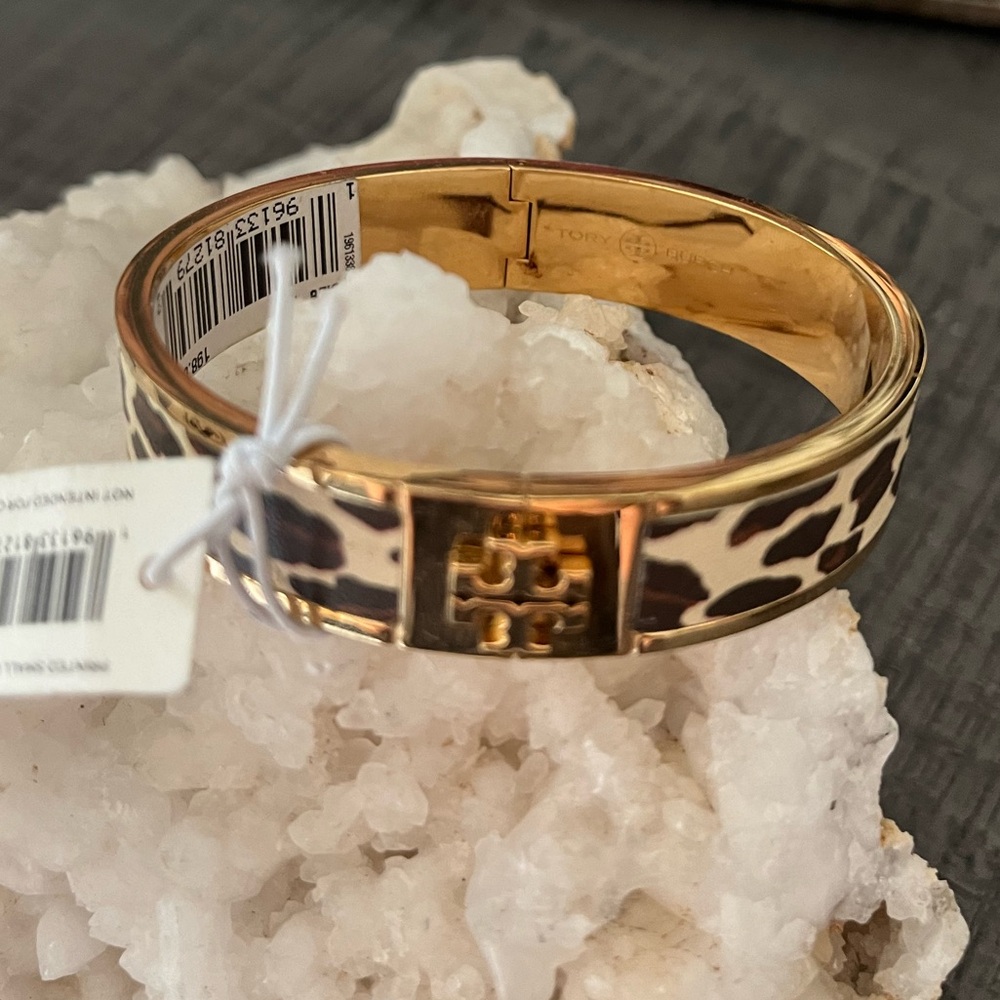 NWT Tory Burch Textured Leather Leopard Print  Logo Bracelet
